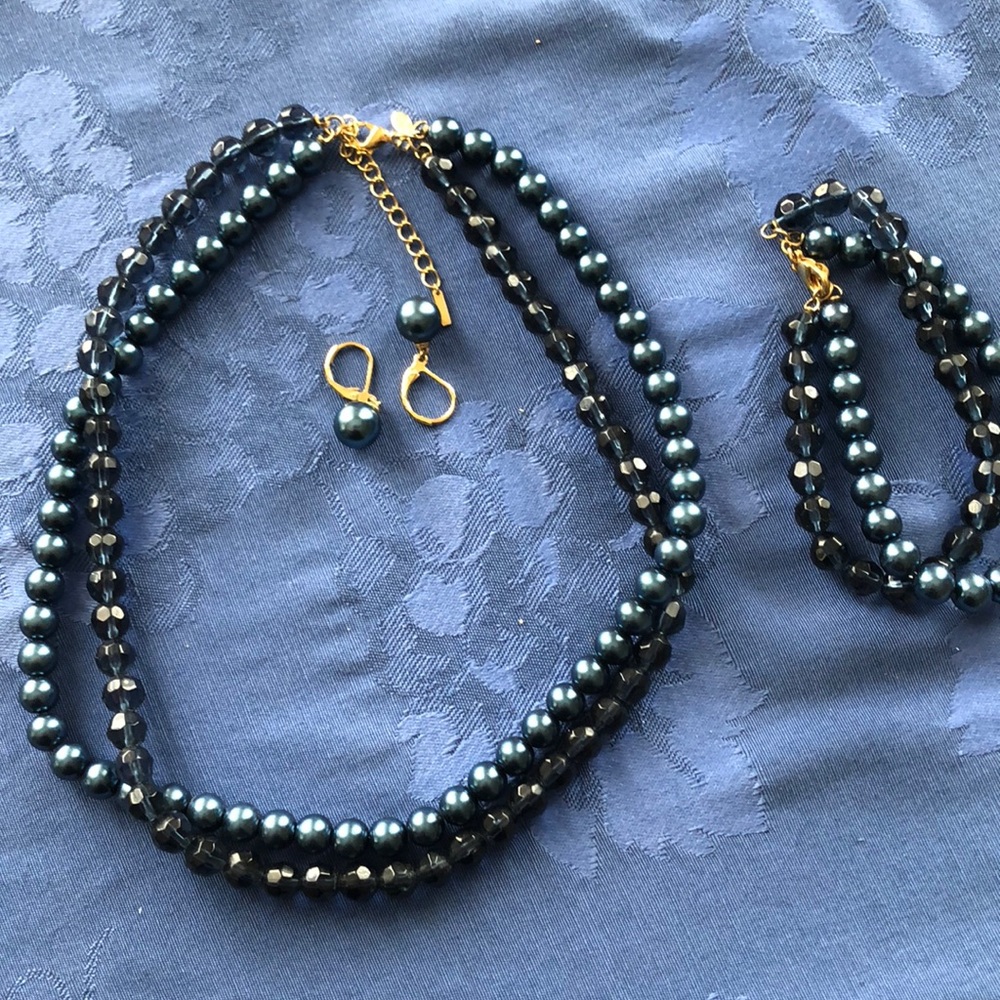 EUC Necklace Bracelet and Earrings